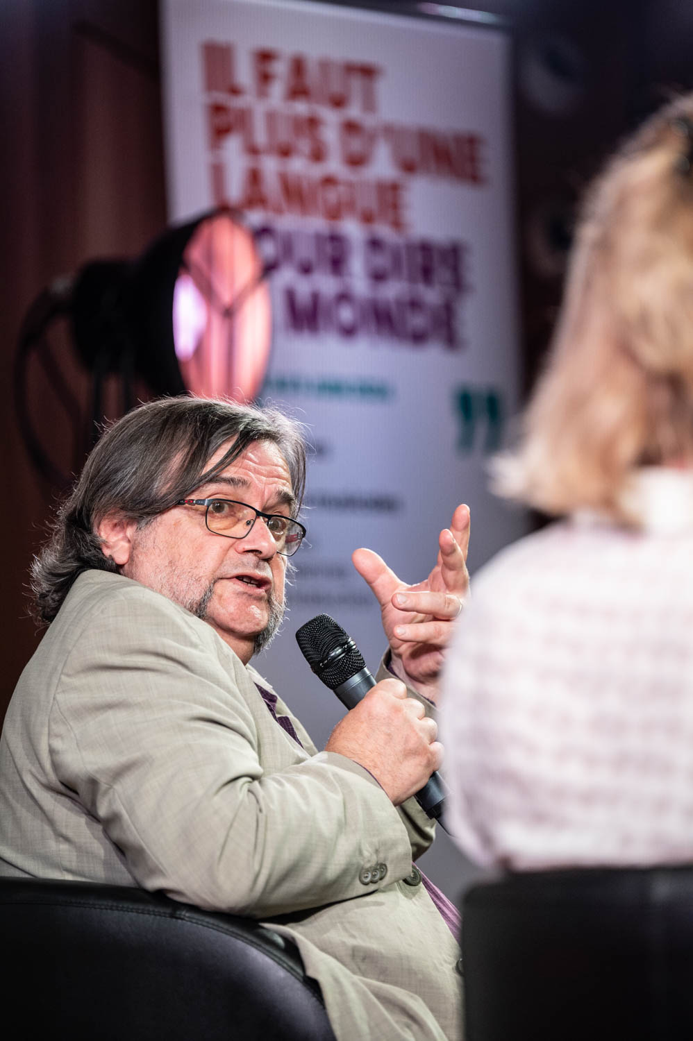 Comment un régime totalitaire se met en place par la langue? | Olivier Mannoni